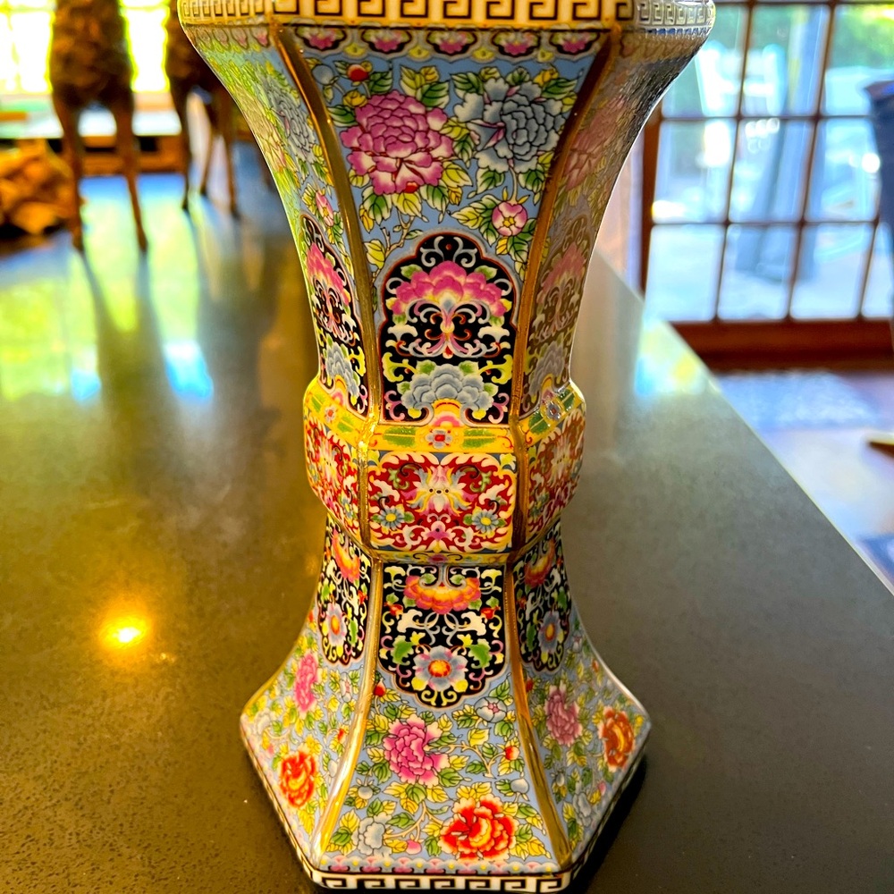 Gorgeous Chinoiserie Vase
